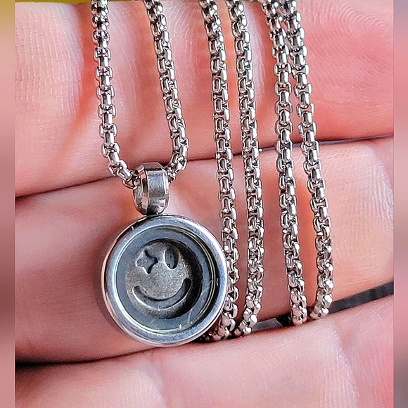 1g Fine Silver Pendant Starry Eyed 🤩 Unisex Jewelry Mens or Womens Amulet✨️ - Picture 2 of 7